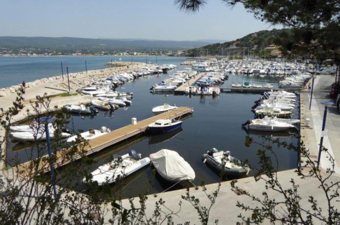 Saint Cyr-Sur-Mer La Madrague Les Aigues Marines Exterior photo